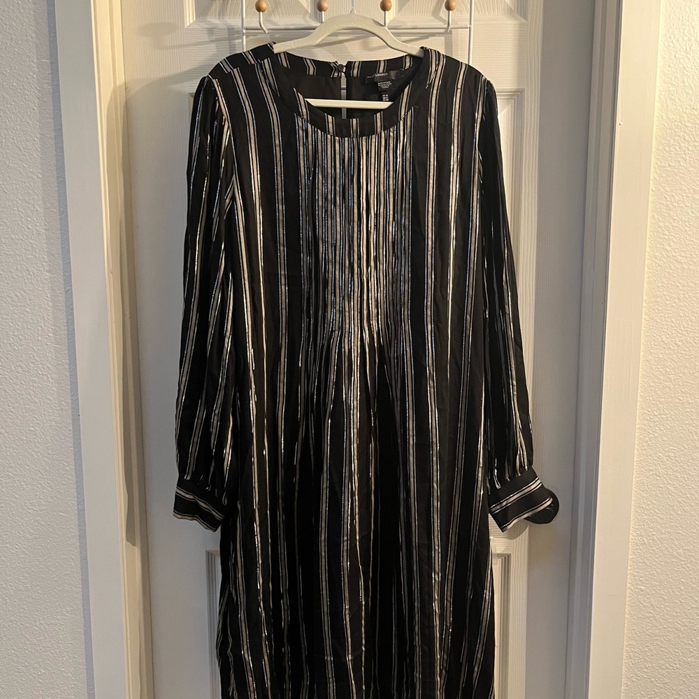 Maggy London Black Shift Dress – Size 18 – Silver & Gold Stripes – NWT